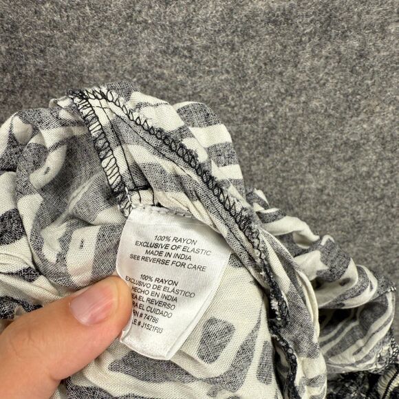 Patrons of Peace Jumpsuit  Women S Small White Geometric V-Neck Short Sleeve - Picture 7 of 8